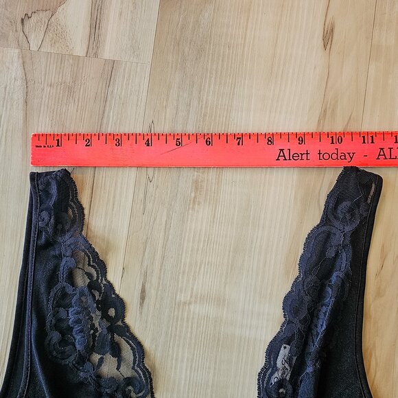 VNT Vanity Fair Lace Inset Black Olga Style Lingerie Long Sweeping Hem Size XL - Picture 7 of 11